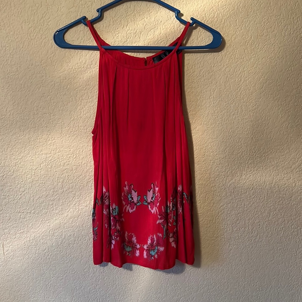 🌺Francesca’s Red Floral Halter Top🌺